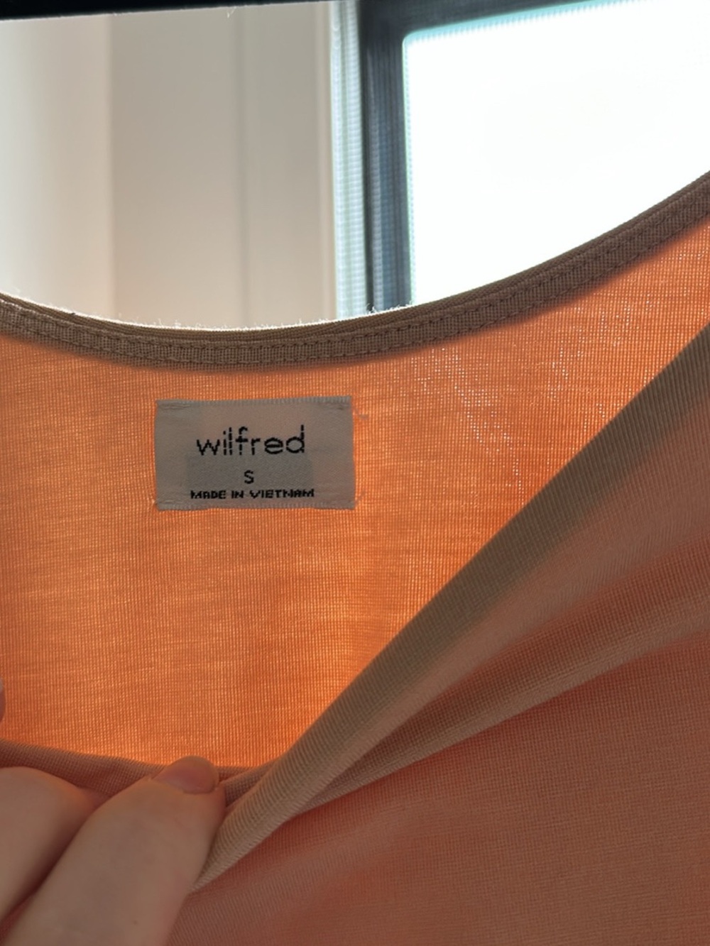 Aritzia tops lot - Picture 11 of 11
